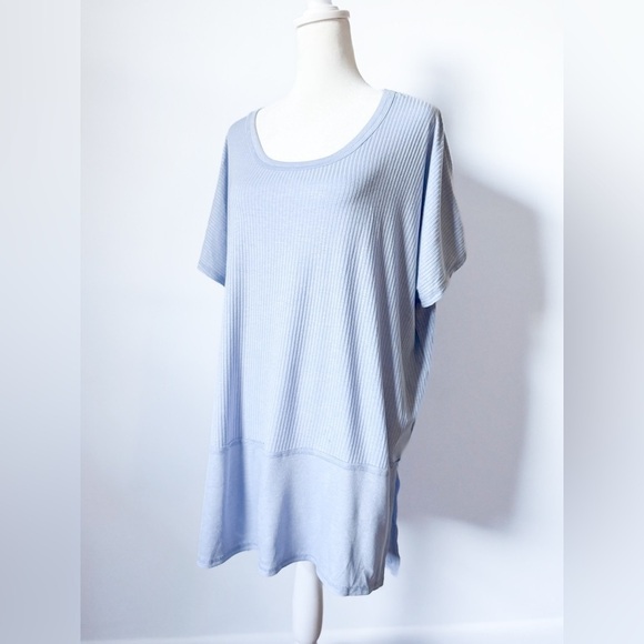 American Eagle Outfitters Tops - American Eagle Oversized Tee
